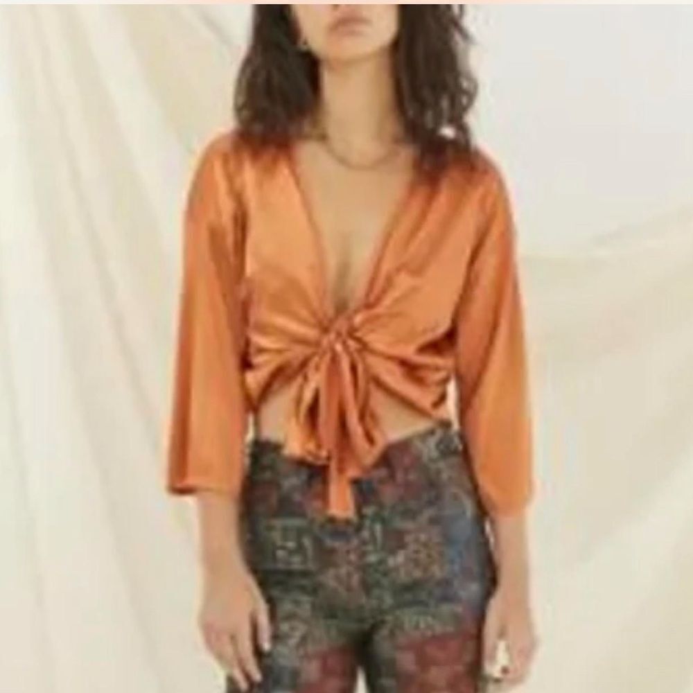 Urban Outfitters Nicole Satin 3/4 Sleeves Tie-Front Top Women's Size Medium